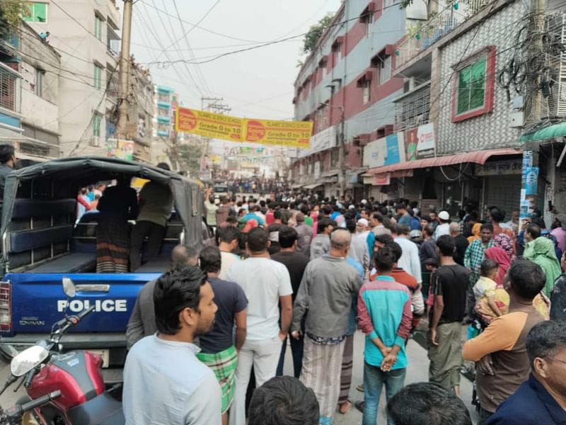 কেরানীগঞ্জে রূপালী ব্যাংকে ঢুকে পড়া তিন ডাকাতের আত্মসমর্পণ