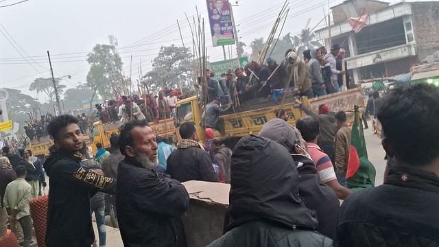 ময়মনসিংহের ফুলপুরে  ছাত্রদলের প্রতিষ্ঠাবার্ষিকীকে কেন্দ্র করে বিএনপির দুই পক্ষের পাল্টাপাল্টি ধাওয়া