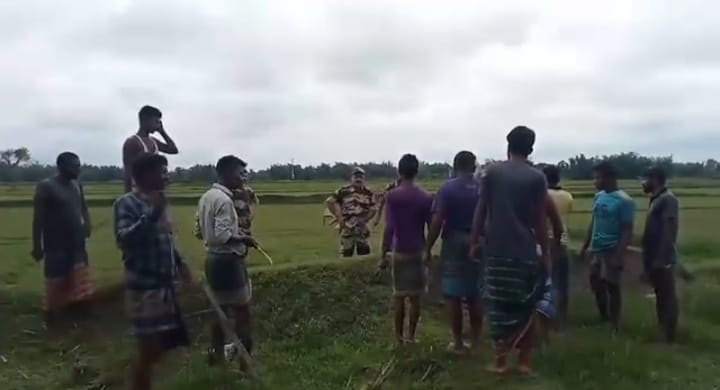 পাটগ্রাম সীমান্তে আবারো পুশইনের চেষ্টা ।