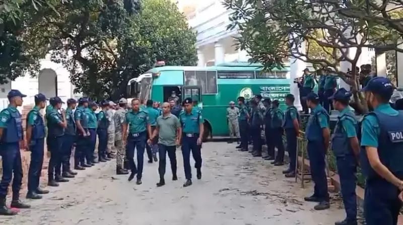 ১৫ সেনা কর্মকর্তাকে সাবজেলে স্থানান্তর — ন্যায়বিচার নিশ্চিতে আশাবাদ কারা কর্তৃপক্ষের।