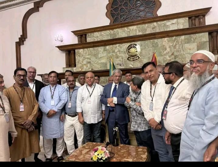 রাষ্ট্রপতির সঙ্গে ঢাকা জেলা পরিষদ প্রশাসকের সৌজন্য সাক্ষাৎ।